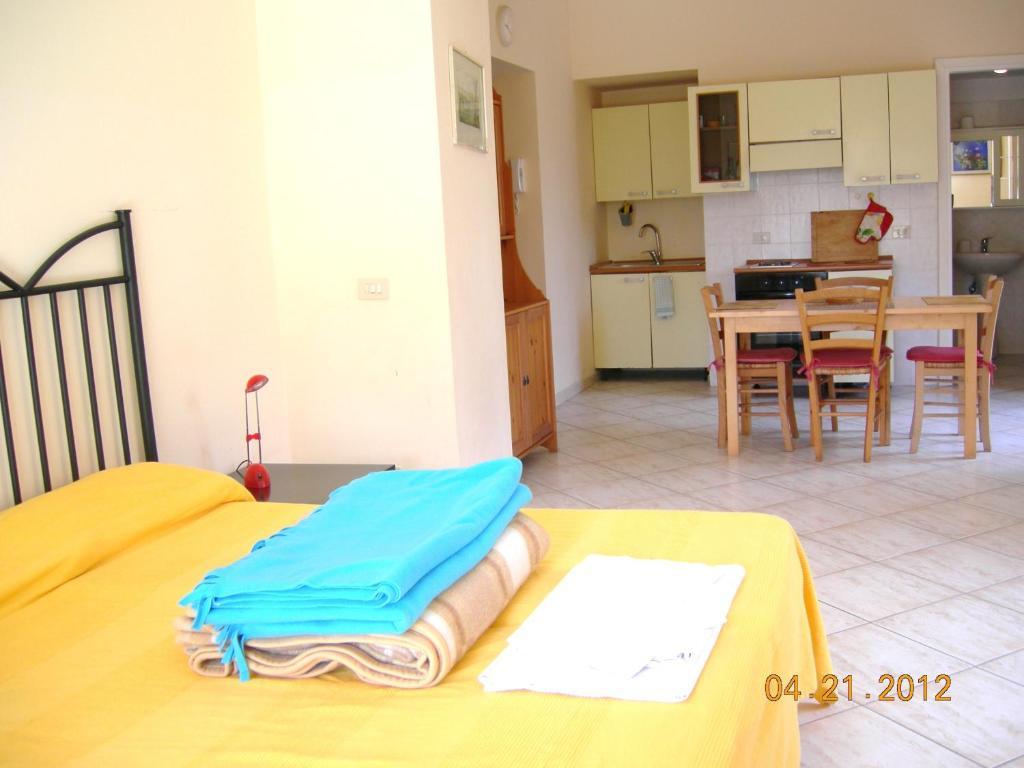 Villino Castellano Apartments Meta Cameră foto